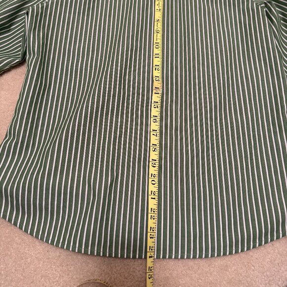Green and white striped wrinkle free Foxcroft shirt sizd 6P - Picture 6 of 7
